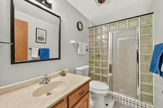422 Chalet Drive NW, Rochester, MN 55901