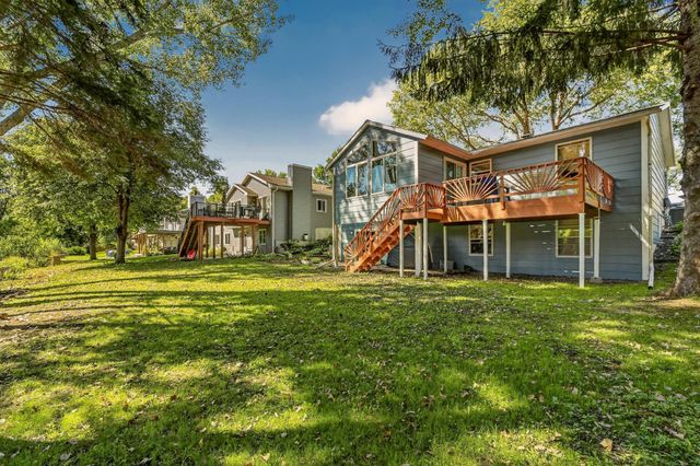 422 Chalet Drive NW, Rochester, MN 55901