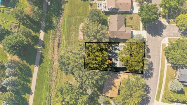 422 Chalet Drive NW, Rochester, MN 55901