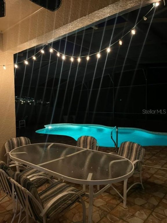 Image 13 of property listing at 2238 WINDCREST LAKE CIRCLE, Orlando, FL 32824