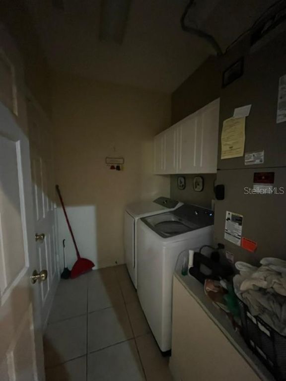 Image 6 of property listing at 2238 WINDCREST LAKE CIRCLE, Orlando, FL 32824