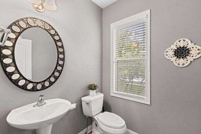 8901 Creighton Drive, Powell, OH 43065