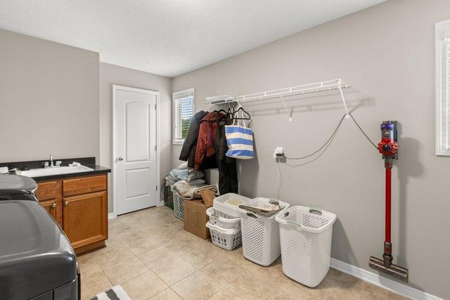 8901 Creighton Drive, Powell, OH 43065