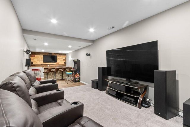 8901 Creighton Drive, Powell, OH 43065