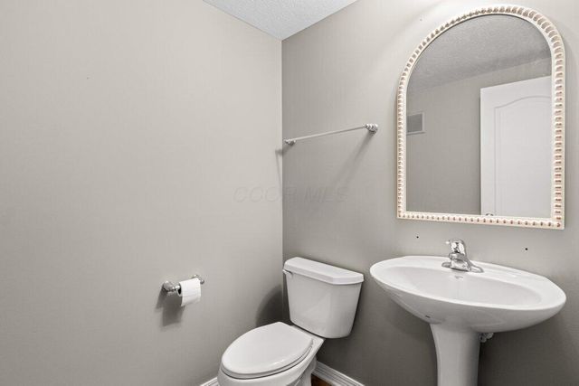 8901 Creighton Drive, Powell, OH 43065