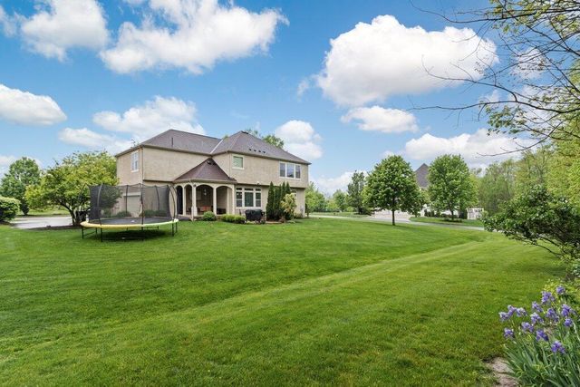 8901 Creighton Drive, Powell, OH 43065
