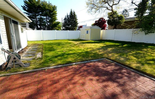 23 Wildwood Lane, Wantagh, NY 11793