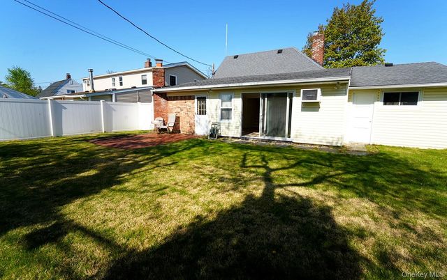 23 Wildwood Lane, Wantagh, NY 11793