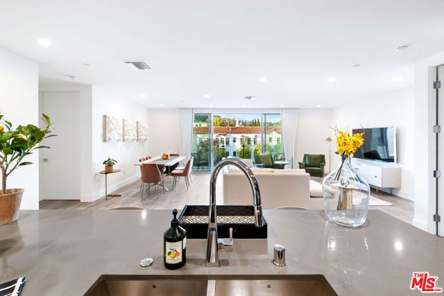 728 N Sweetzer Avenue 317, Los Angeles, CA 90069