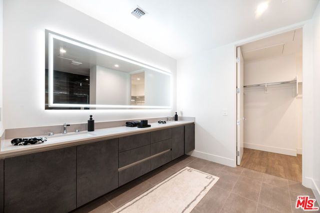 728 N Sweetzer Avenue 317, Los Angeles, CA 90069