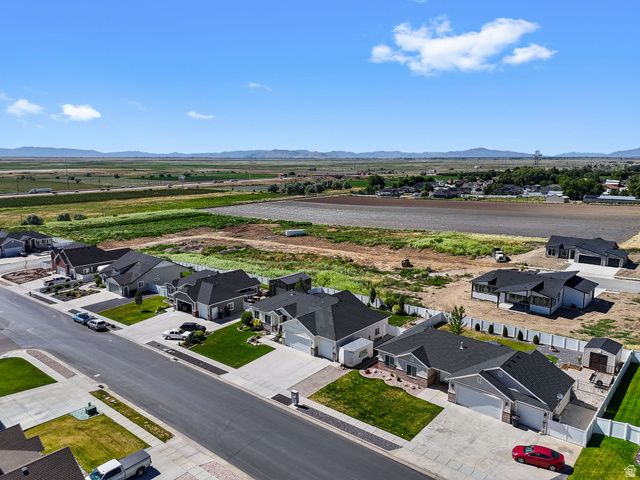 1422 W 3225 S, Perry, UT 84302