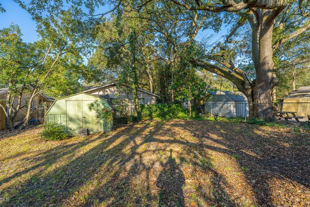 1610 Pinecrest Road, Charleston, SC 29407