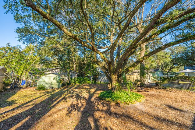 1610 Pinecrest Road, Charleston, SC 29407