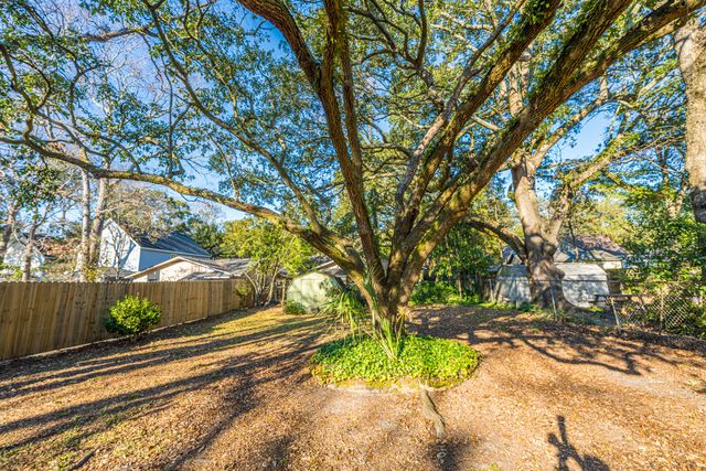 1610 Pinecrest Road, Charleston, SC 29407