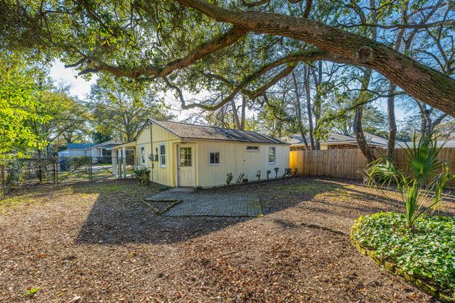 1610 Pinecrest Road, Charleston, SC 29407