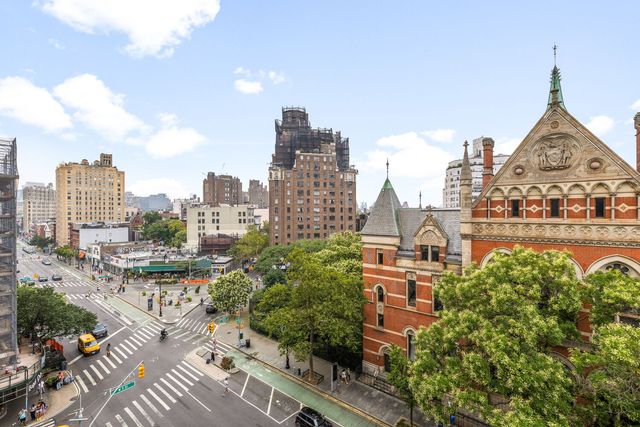 69 W 9th St Apt 12F, New York City, NY 10011