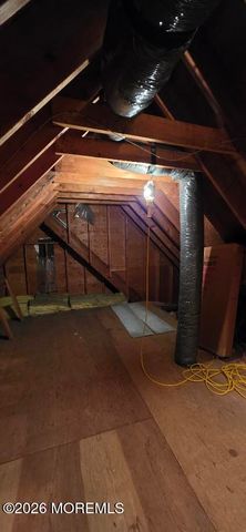 24 Stephenville Parkway, Edison, NJ 08820