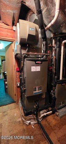 24 Stephenville Parkway, Edison, NJ 08820