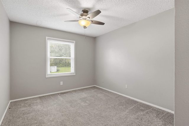 854 Cloverdale Avenue, Waterloo, IA 50703