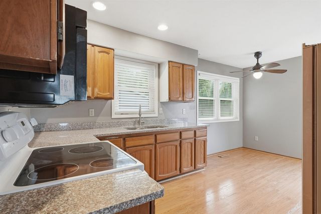 854 Cloverdale Avenue, Waterloo, IA 50703