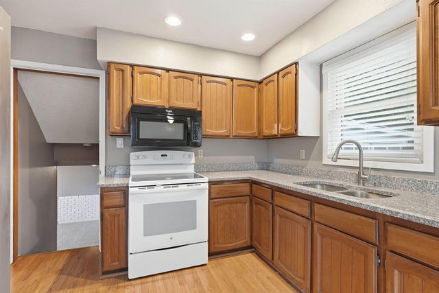 854 Cloverdale Avenue, Waterloo, IA 50703