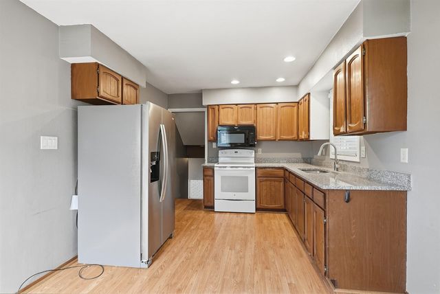 854 Cloverdale Avenue, Waterloo, IA 50703