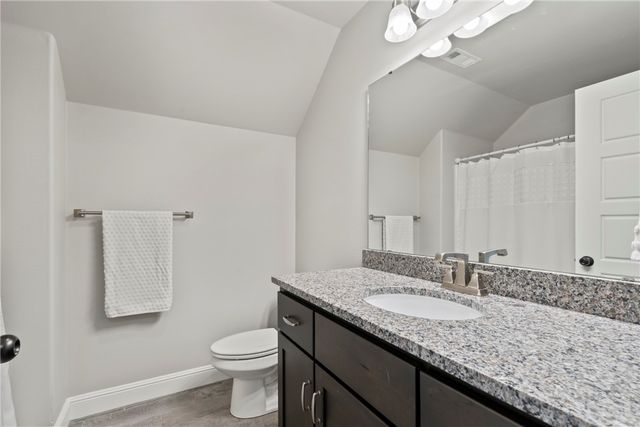 300 Post Oak Avenue, Gentry, AR 72734