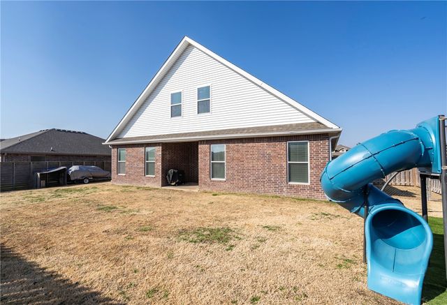 300 Post Oak Avenue, Gentry, AR 72734