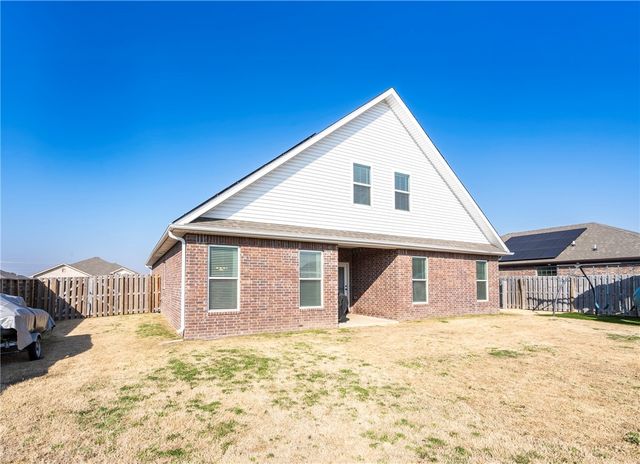 300 Post Oak Avenue, Gentry, AR 72734