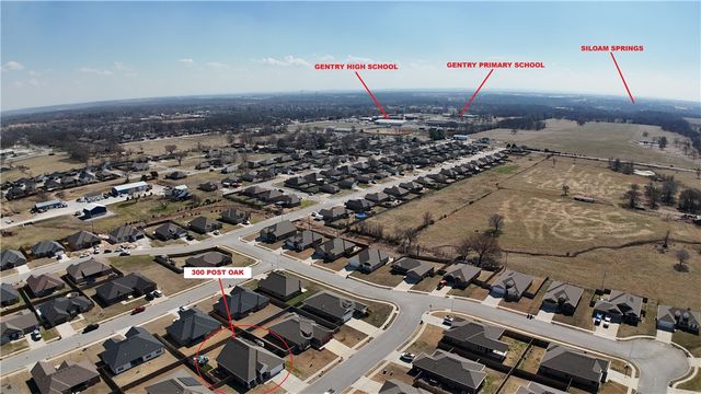 300 Post Oak Avenue, Gentry, AR 72734
