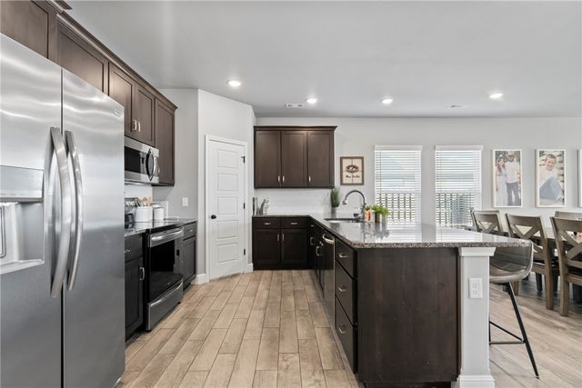 300 Post Oak Avenue, Gentry, AR 72734