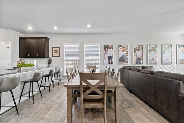 300 Post Oak Avenue, Gentry, AR 72734