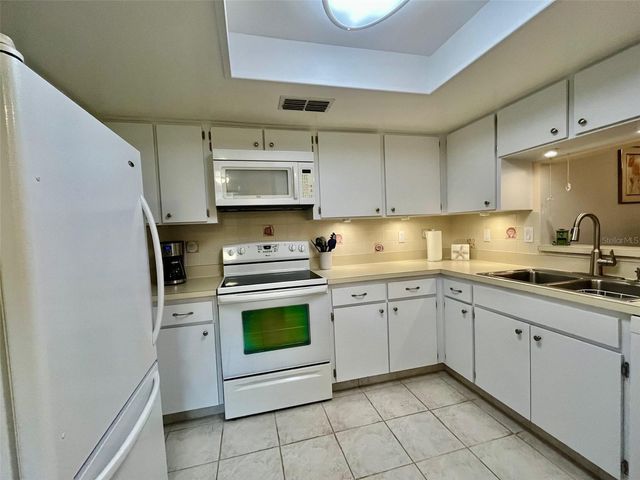 2663 SABAL SPRINGS CIRCLE 102, Clearwater, FL 33761