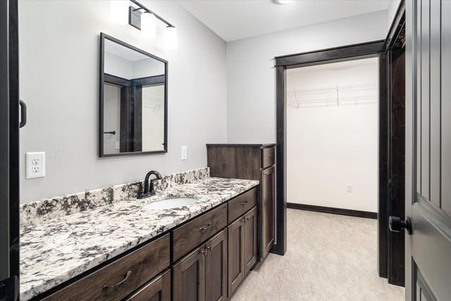 914 Silverthorne DRIVE, Viroqua, WI 54665