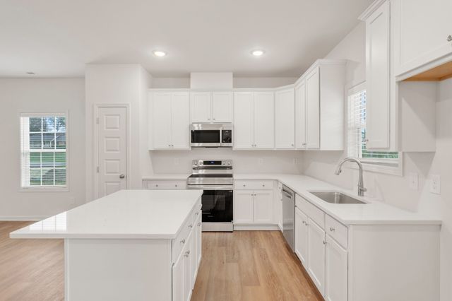 101 Centennial Lane, Columbia, TN 38401