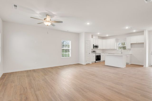 101 Centennial Lane, Columbia, TN 38401