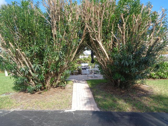 5527 NE GULFSTREAM Way, Hutchinson Island, FL 34996