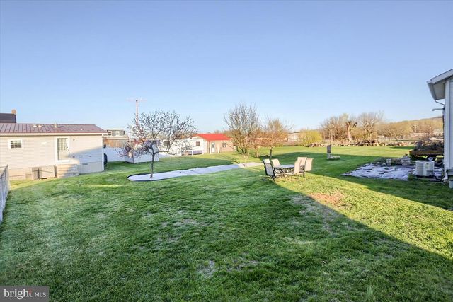 112 LEWISBERRY RD, New Cumberland, PA 17070