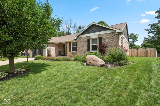 1223 Stave Oak Court, Beech Grove, IN 46107