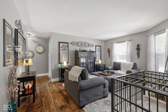 1223 Stave Oak Court, Beech Grove, IN 46107