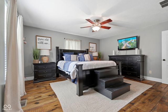 1223 Stave Oak Court, Beech Grove, IN 46107