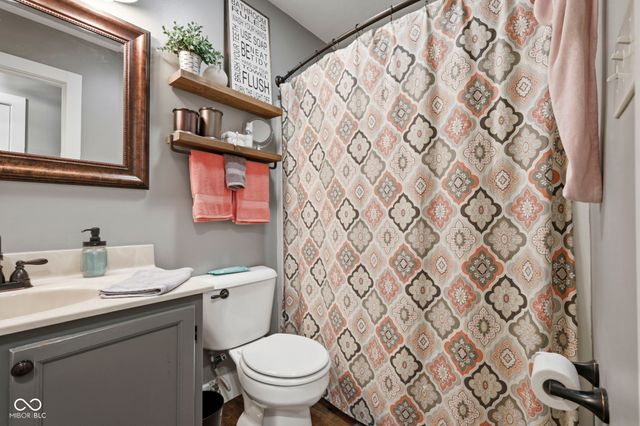 1223 Stave Oak Court, Beech Grove, IN 46107