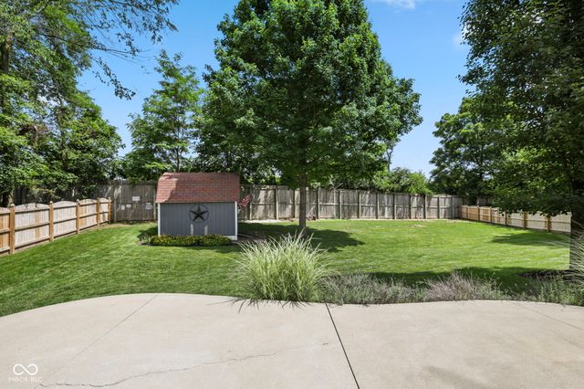 1223 Stave Oak Court, Beech Grove, IN 46107