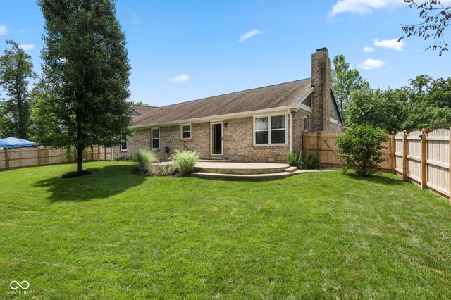 1223 Stave Oak Court, Beech Grove, IN 46107
