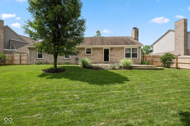 1223 Stave Oak Court, Beech Grove, IN 46107