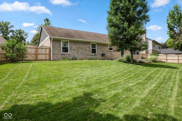 1223 Stave Oak Court, Beech Grove, IN 46107