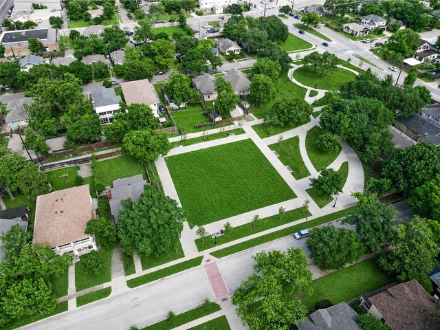 403 S Willomet Avenue, Dallas, TX 75208