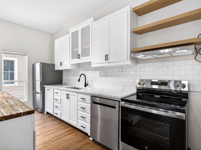 403 S Willomet Avenue, Dallas, TX 75208