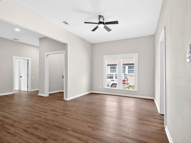 403 S Willomet Avenue, Dallas, TX 75208