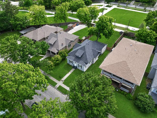 403 S Willomet Avenue, Dallas, TX 75208